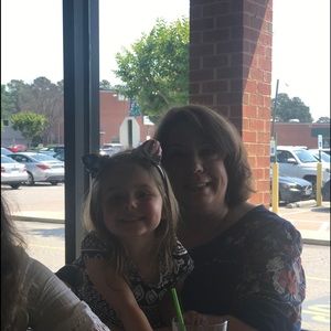 Meet your Posher, Jennifer